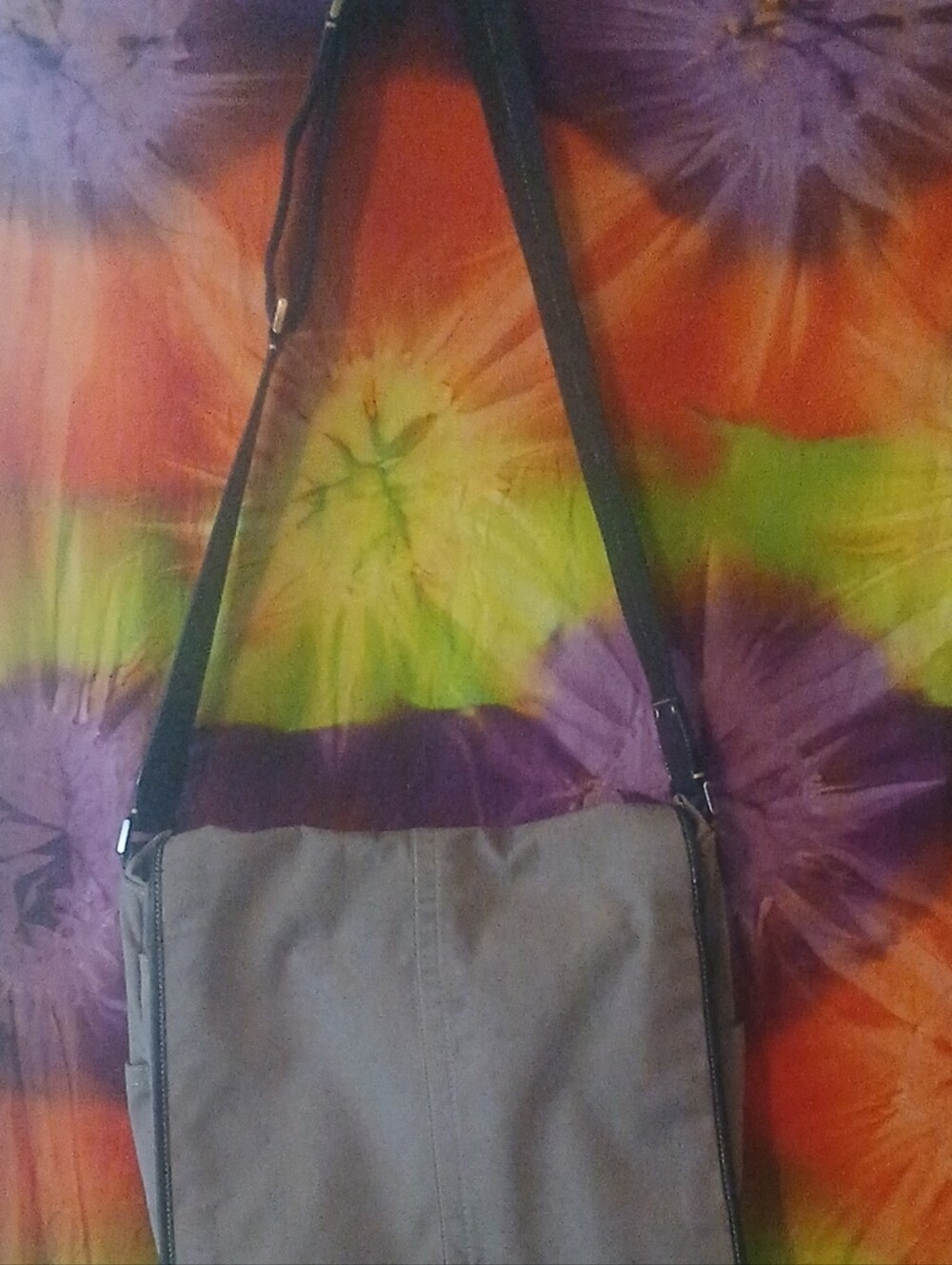 Y2K Coach Men’s Messenger Bag in Gray with Black Strap